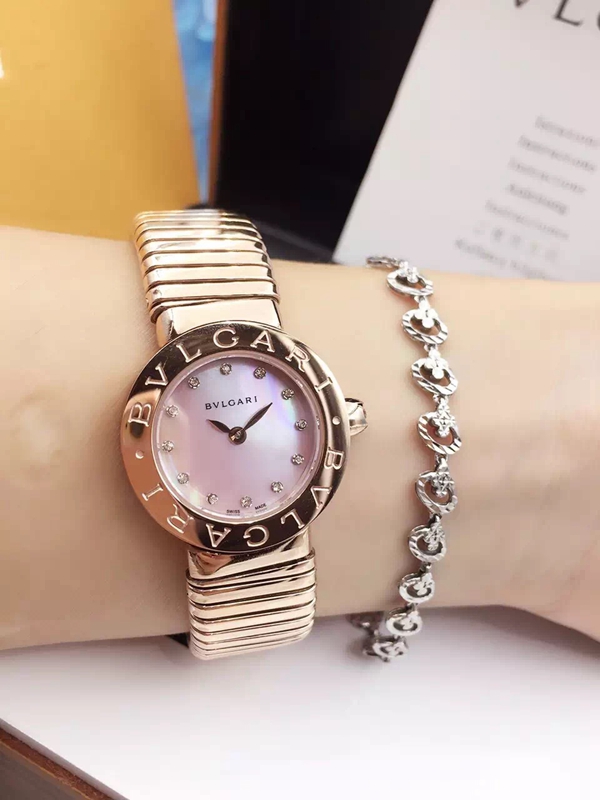 ブルガリ時計正面デザイン